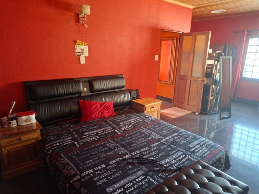 5 Bedroom Property for Sale in Protea Heights Western Cape